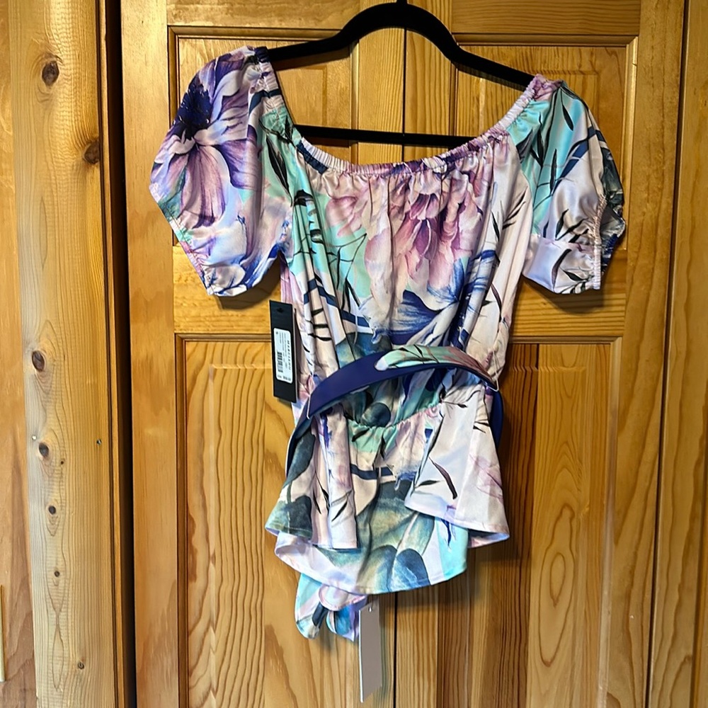 Off the shoulder Marciano top